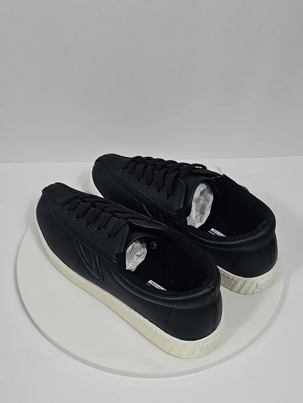 Tretorn Nylite PU Black Faux Leather Low Top Sneakers Ortholite NWT 7.5 Scandi